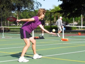 servir au pickleball
