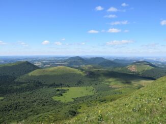 Randonnée et volcans : explorez la Chaîne des Puys, un joyau du patrimoine mondial de l'UNESCO