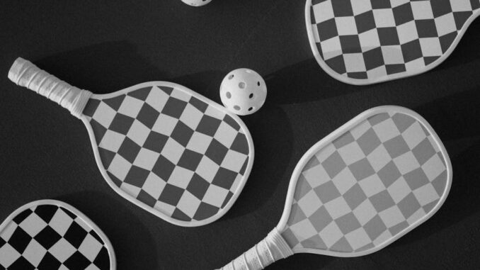 Guide Complet du Pickleball en Simple : Règles, Stratégies et Astuces pour Gagner