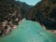 Randonner dans l’eau : La fraîcheur et l’adrénaline au cœur des gorges françaises