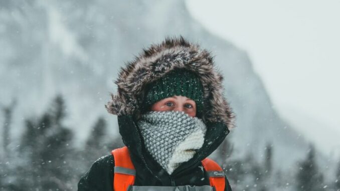 Gorpcore sans galère: le vrai protocole rando pour ne plus avoir froid (ni glisser) en ville