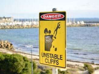 Sentiers côtiers en sursis : l’érosion change les règles — voici mon protocole sécurité