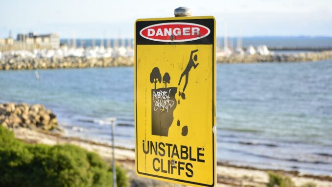 Sentiers côtiers en sursis : l’érosion change les règles — voici mon protocole sécurité